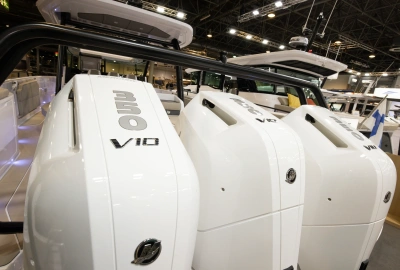 Axopar 45 Performance Line 0000 Axopar 45 Cross Top BRABUS Performance Line 099A3085