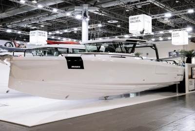 Axopar 45 Performance Line 0001 Axopar 45 Cross Top BRABUS Performance Line 099A2956