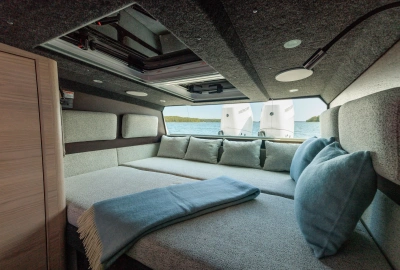 Axopar 45 Gallery 0925 0000 Axopar 45 XC Cross Cabin 099A0949