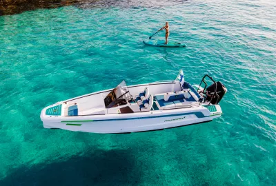 Axopar X Jobe Revolve gallery 127