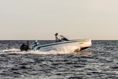 Axopar X Jobe Revolve gallery 143