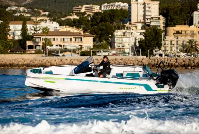 Axopar X Jobe Revolve gallery 210413 tomasmoyaphoto 19017 7507