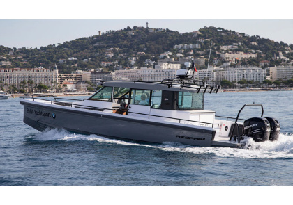revPowerandMotoryacht37 sc
