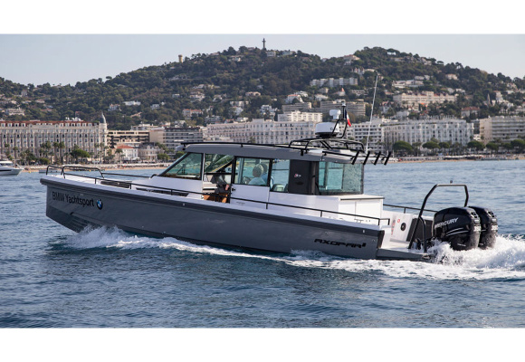 revPowerandMotoryacht37 sc