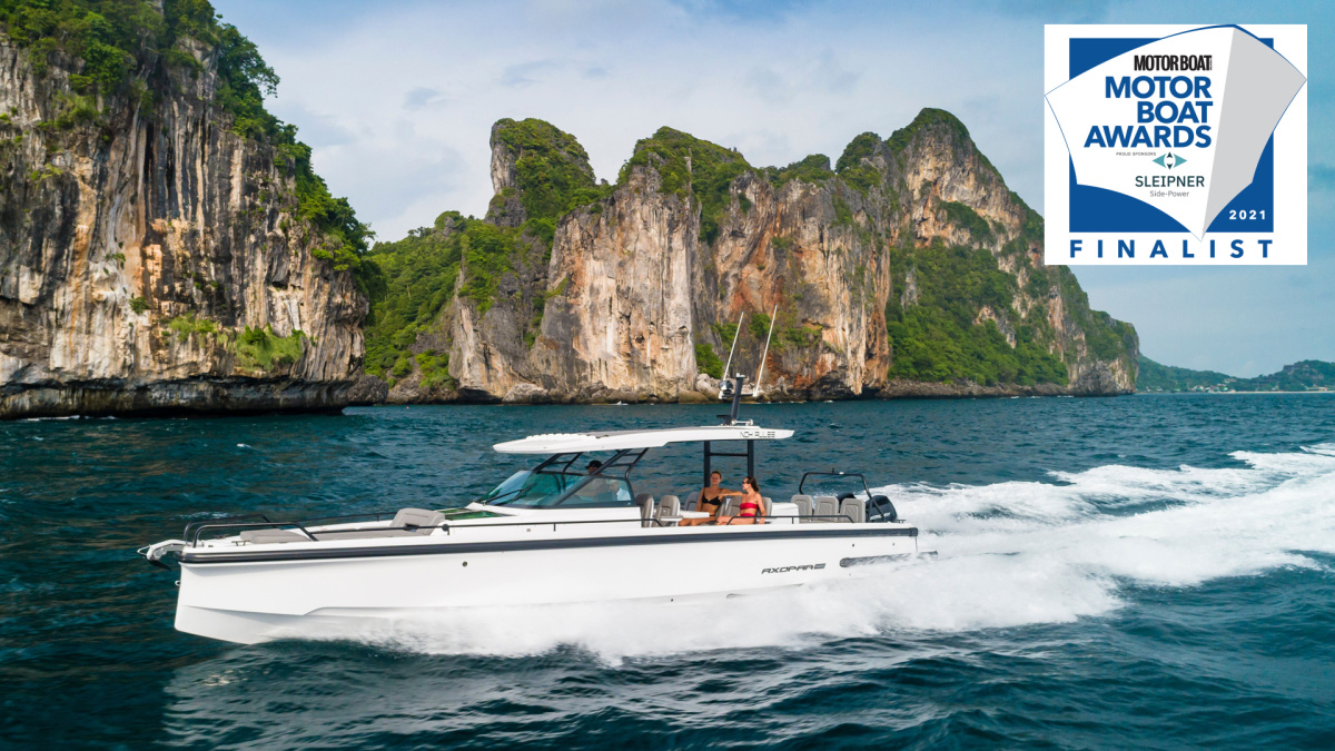 37 range Motorboat Awards Finalist 2021 5