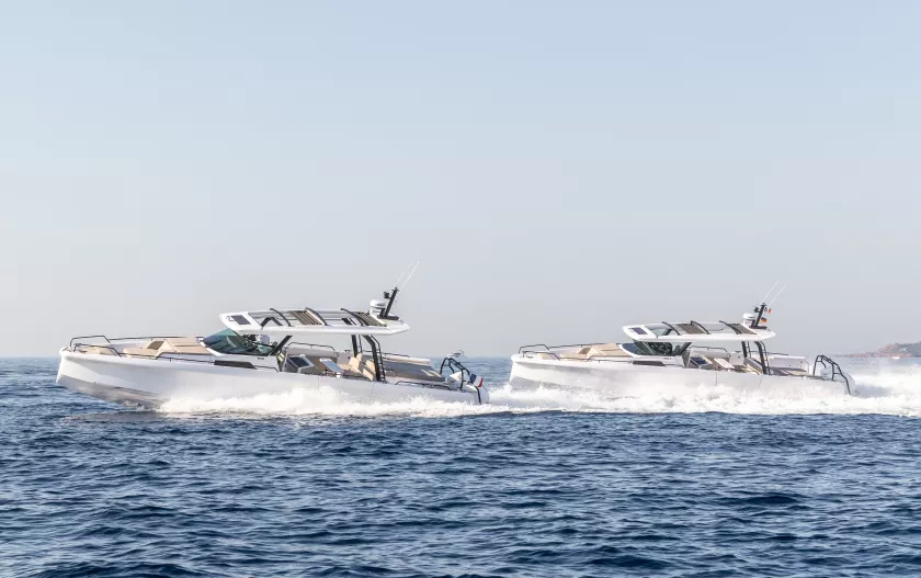 Axopar 45 Cross Top Sun Top 8