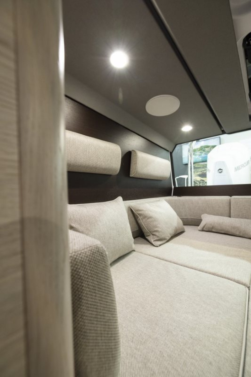 Axopar 45 XC Cross Cabin