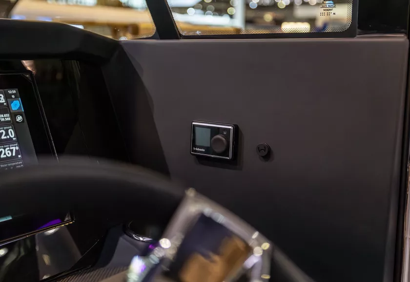 29CF 0007 Axopar 29 XC Cross Cabin 19