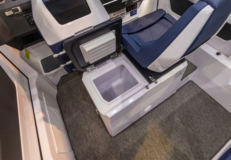 29CF 0013 Axopar 29 XC Cross Cabin 24
