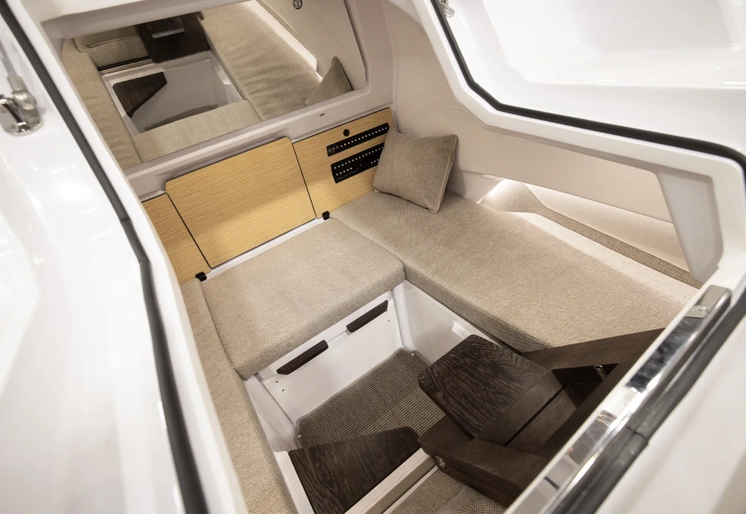 29 Med Multi Cabin