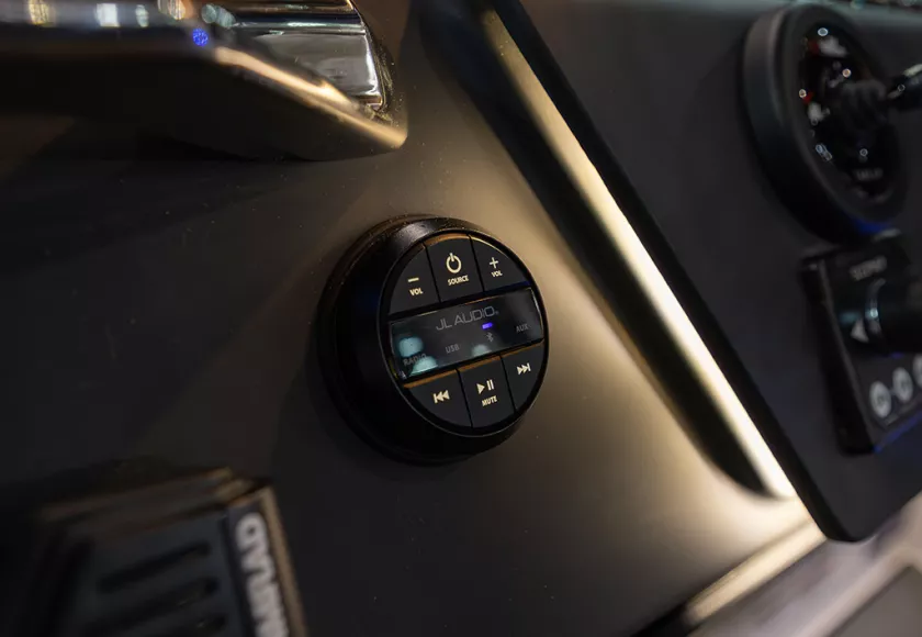 CF 0004 Axopar 29 XC Cross Cabin 7