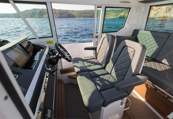 feat Pilothouse R7A4983