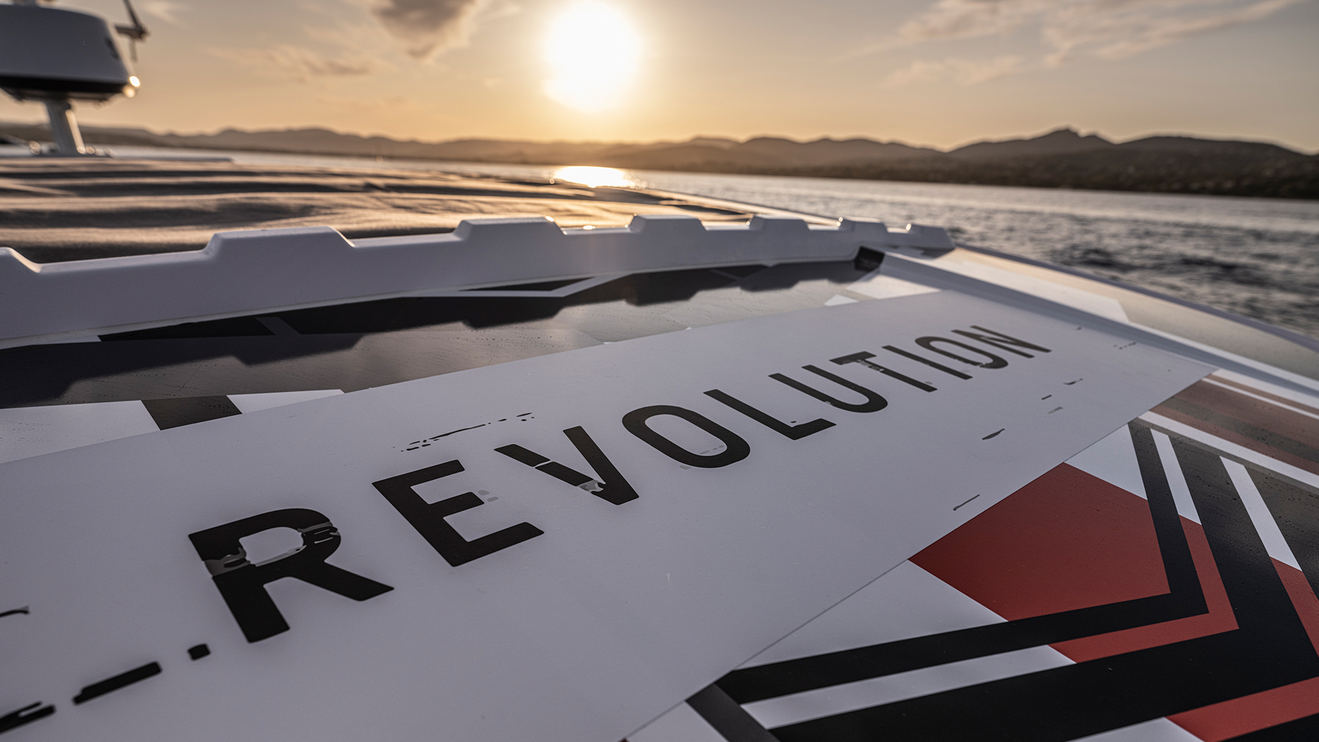 revolution camo big image 1