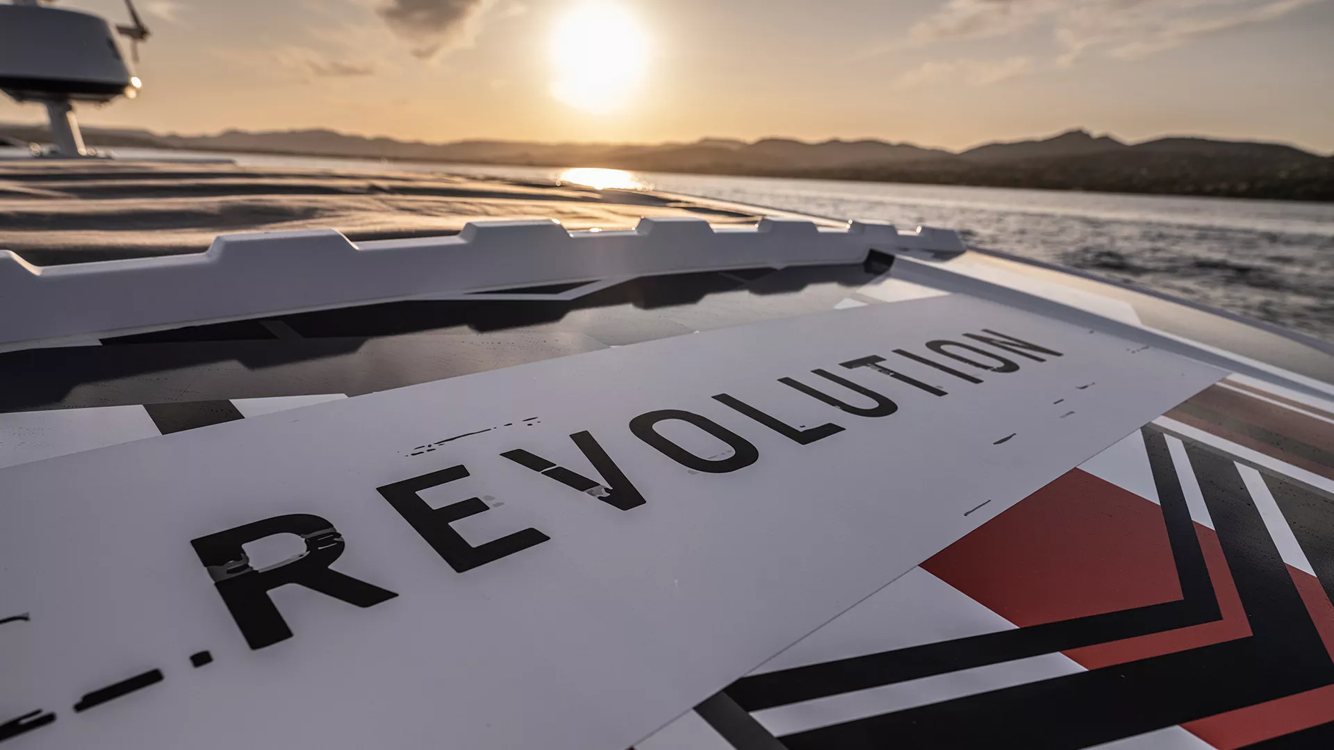 revolution camo big image 1