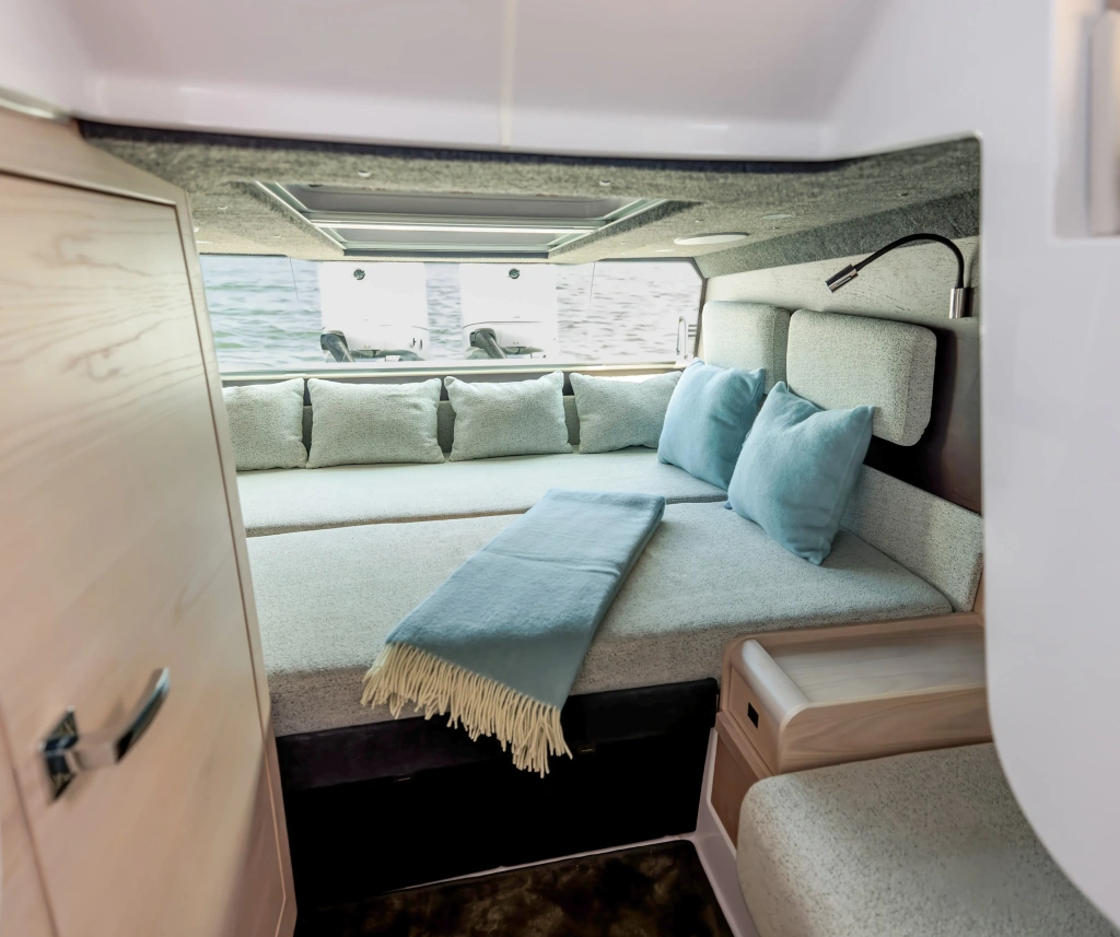 Axopar 45 XC Cross Cabin 099A0957 Axedit