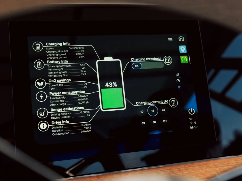 AX E22 technology03 retina