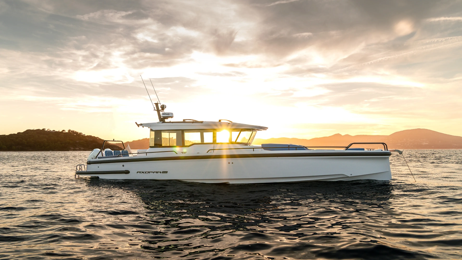 Axopar 37 XC Cross Cabin 9664 Axedit