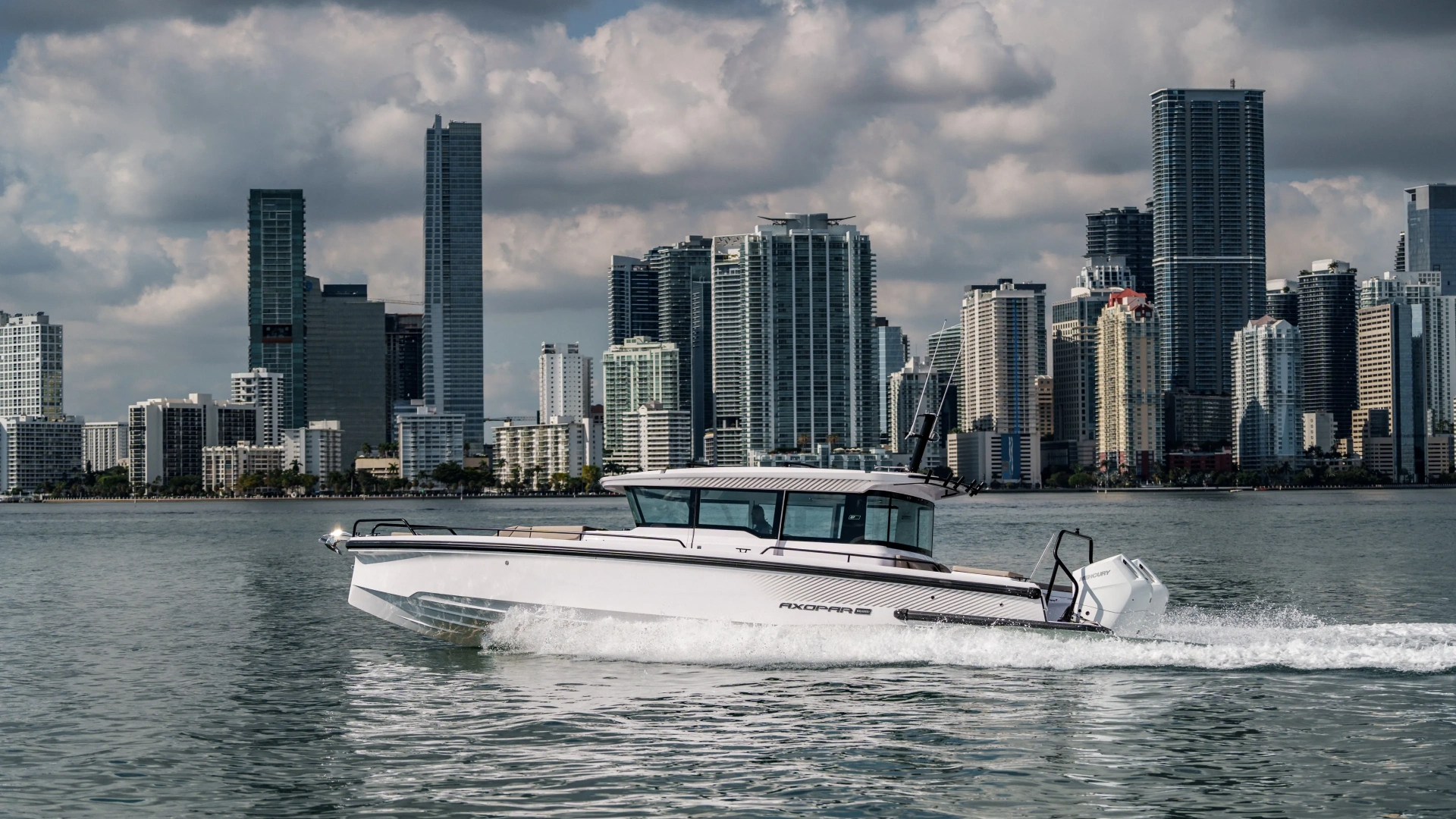 Axopar 37 XC Cross Cabin » Axopar Boats