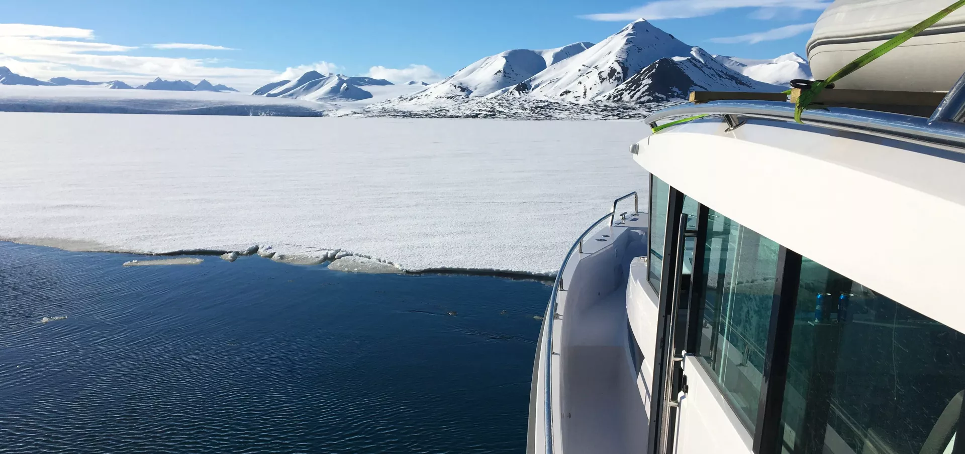 Axopar Moments 0001 Svalbard slideshow 4