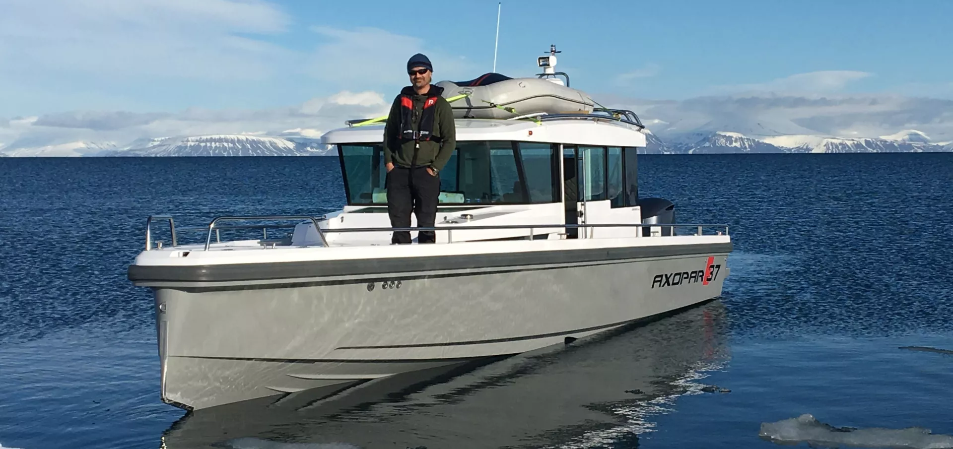 Axopar Moments 0004 Svalbard slideshow 1