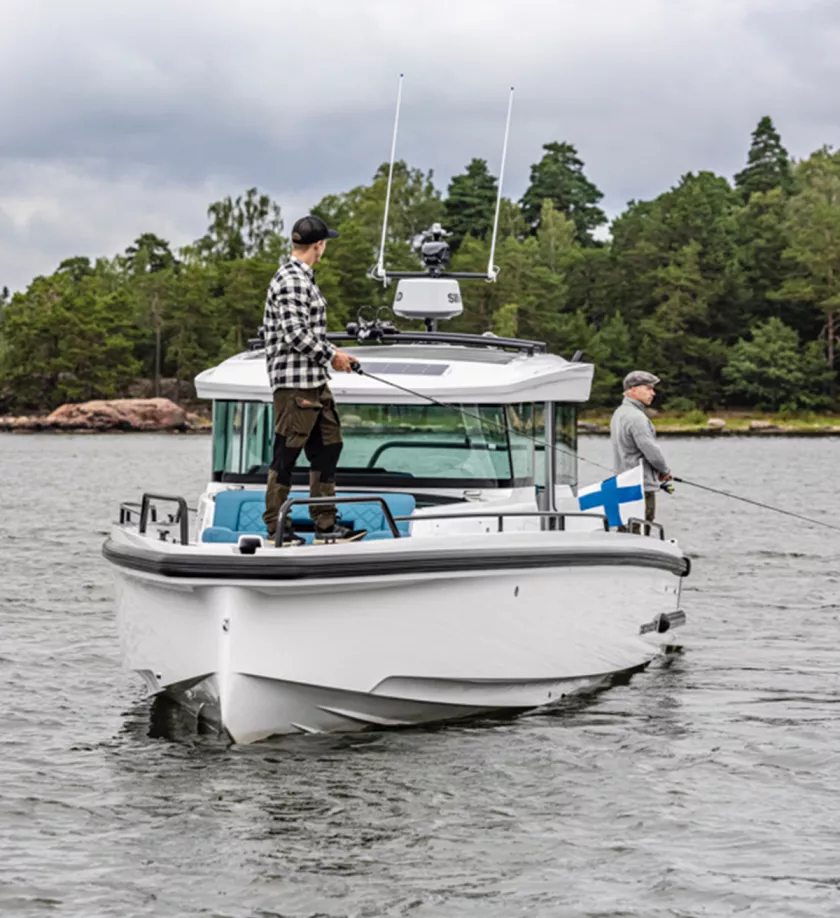 Axopar fishing image 3 ScaleWidthWzEyMDBd