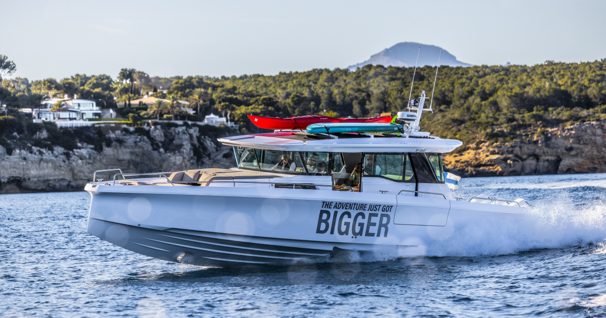 Axopar 45 XC Cross Cabin