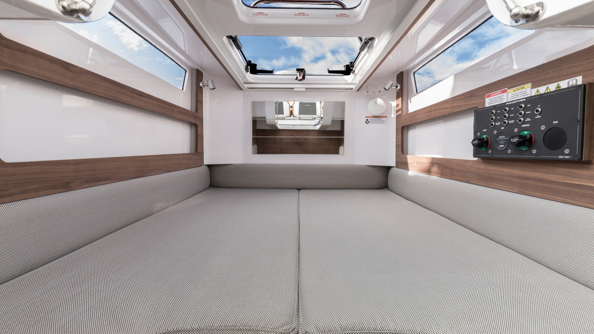 28 Spaciousaftcabin2