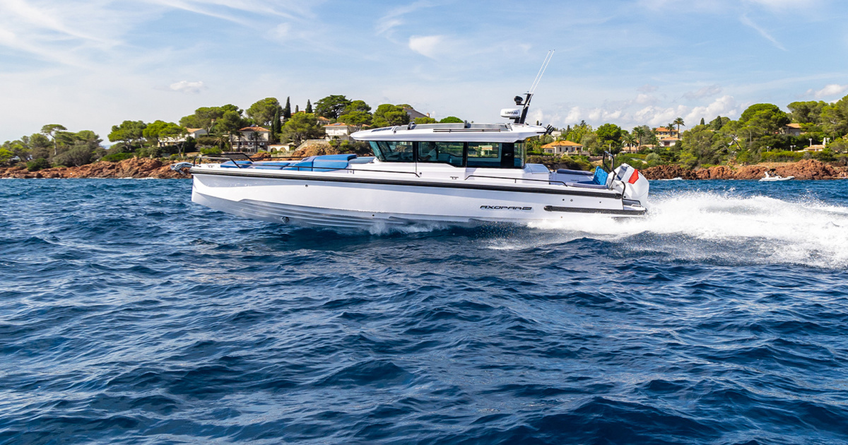 Axopar 37 XC Cross Cabin