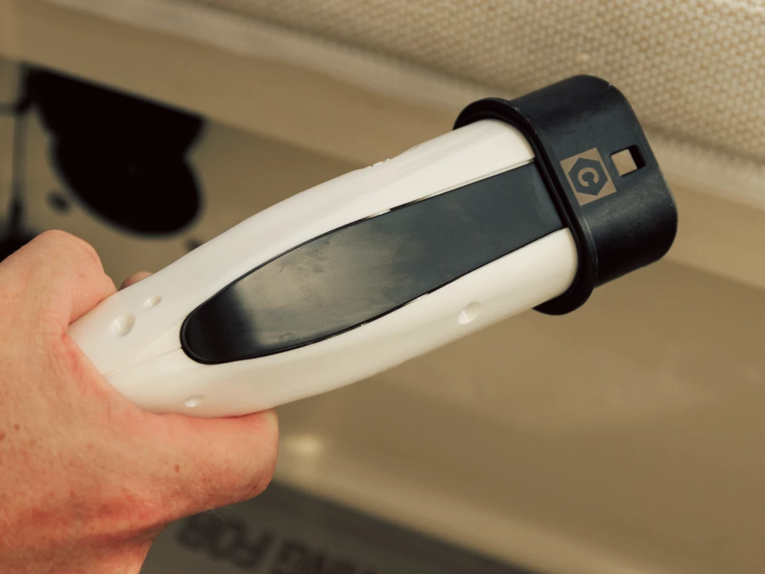AX E22 charging01 retina