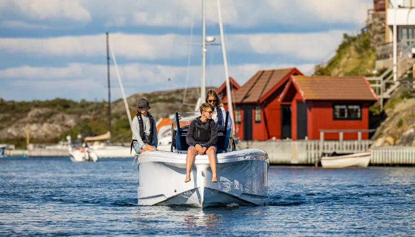 Axopar Adventures: Archipelago Picturesque